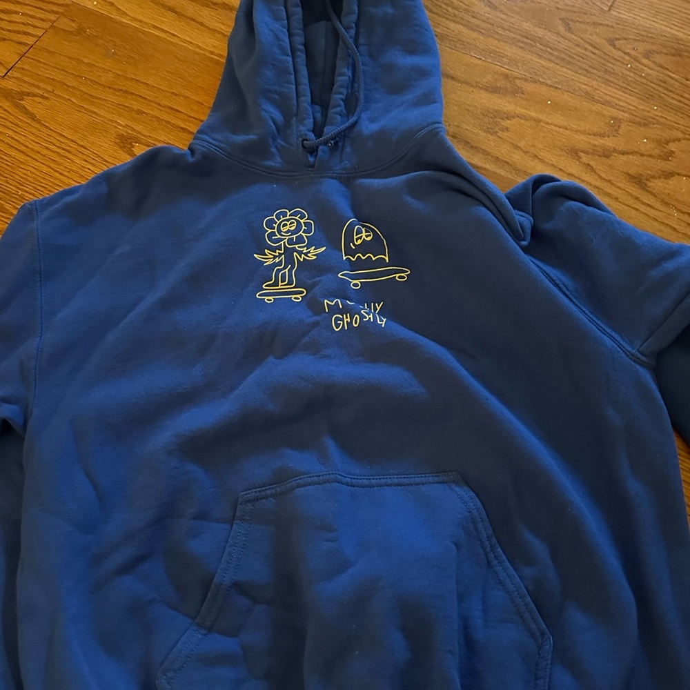very comfy sweatshirt. hoodie that hoodies